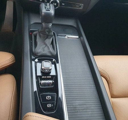 Volvo V60 cena 81795 przebieg: 221000, rok produkcji 2019 z Lublin małe 277